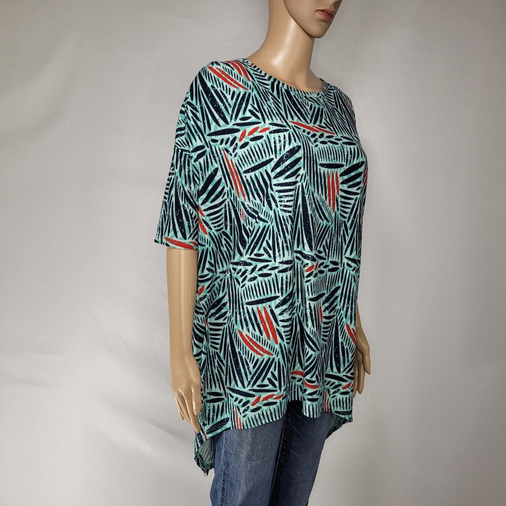 LuLaRoe Medium Top
